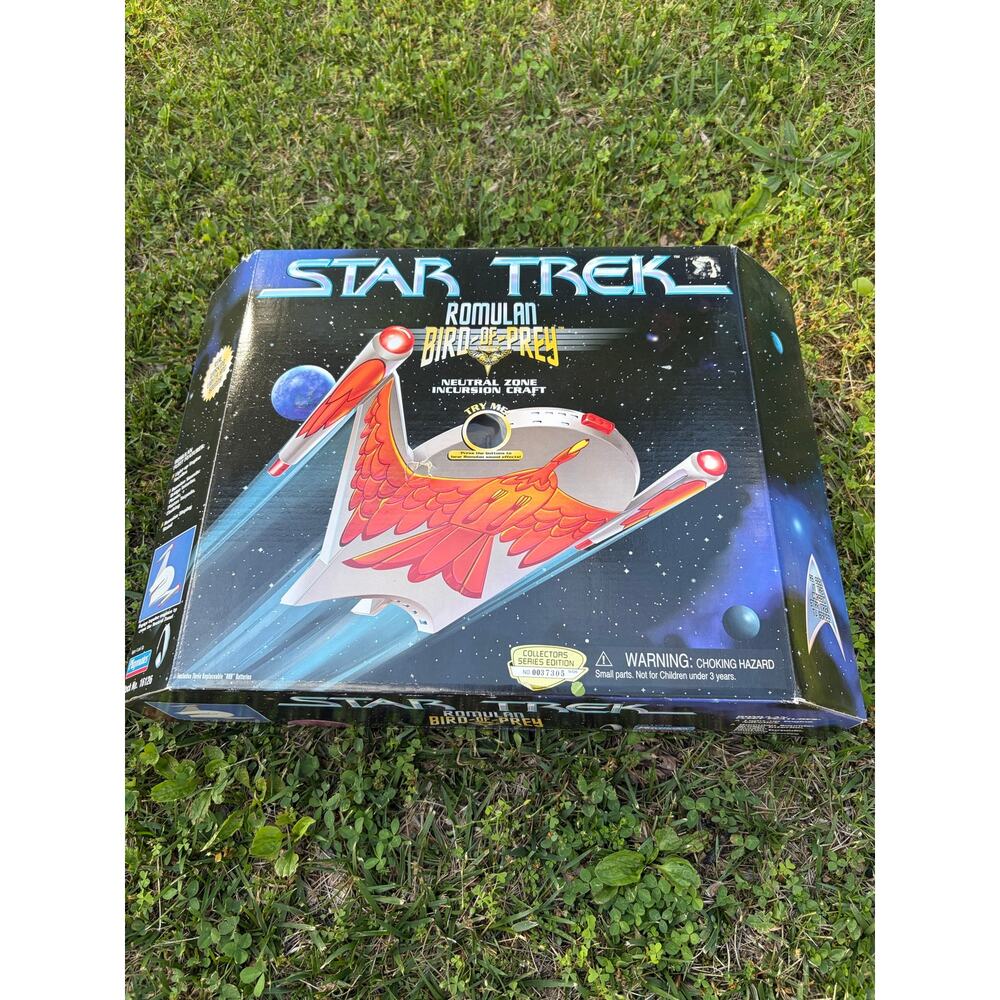 New 1997 Playmates Star Trek Romulan Bird of Prey-Sealed